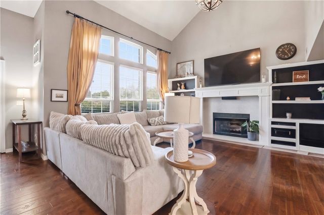 203 NW Freestone, Bentonville, AR 72712