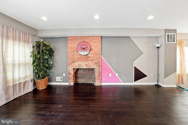 231 N CHESTER ST, Baltimore, MD 21231