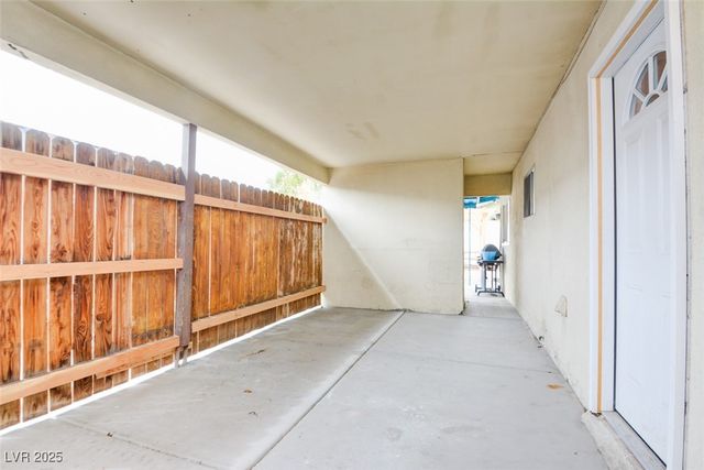 3247 Greenbriar Drive, Las Vegas, NV 89121