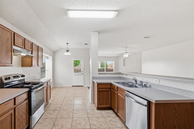 1516 Shady Shores Drive, Glenn Heights, TX 75154