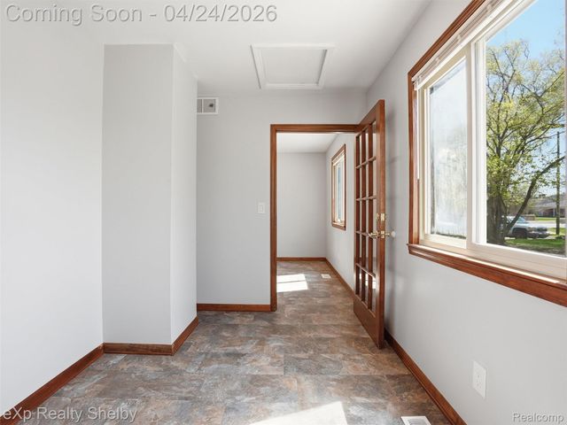 49301 Schoenherr Road, Shelby Charter Township, MI 48315