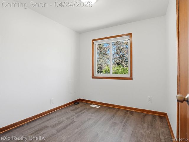 49301 Schoenherr Road, Shelby Charter Township, MI 48315