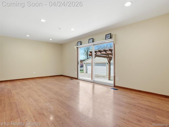 49301 Schoenherr Road, Shelby Charter Township, MI 48315