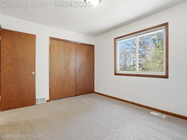 49301 Schoenherr Road, Shelby Charter Township, MI 48315