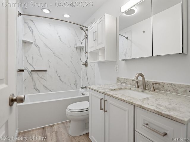 49301 Schoenherr Road, Shelby Charter Township, MI 48315