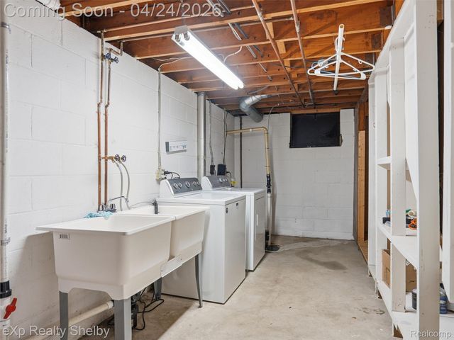 49301 Schoenherr Road, Shelby Charter Township, MI 48315