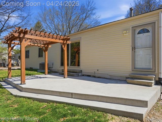 49301 Schoenherr Road, Shelby Charter Township, MI 48315