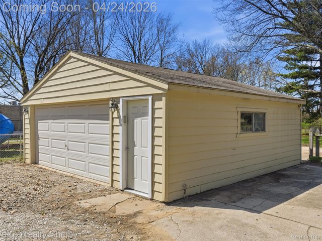 49301 Schoenherr Road, Shelby Charter Township, MI 48315