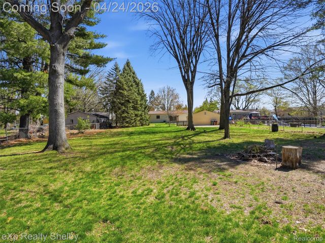 49301 Schoenherr Road, Shelby Charter Township, MI 48315