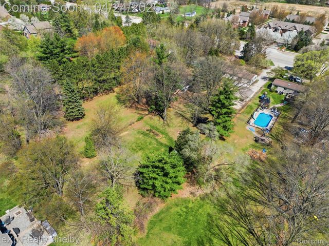 49301 Schoenherr Road, Shelby Charter Township, MI 48315