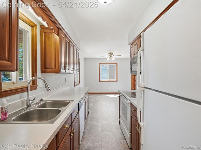 49301 Schoenherr Road, Shelby Charter Township, MI 48315