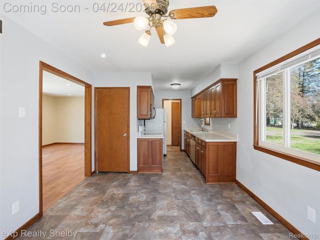 49301 Schoenherr Road, Shelby Charter Township, MI 48315