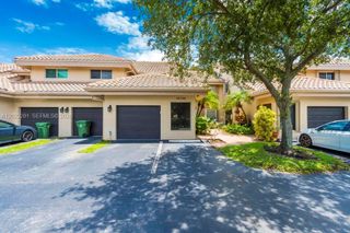 16320 Malibu Dr 10, Weston, FL 33326
