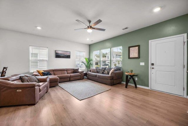 326 Surfbird 388, Summerville, SC 29486