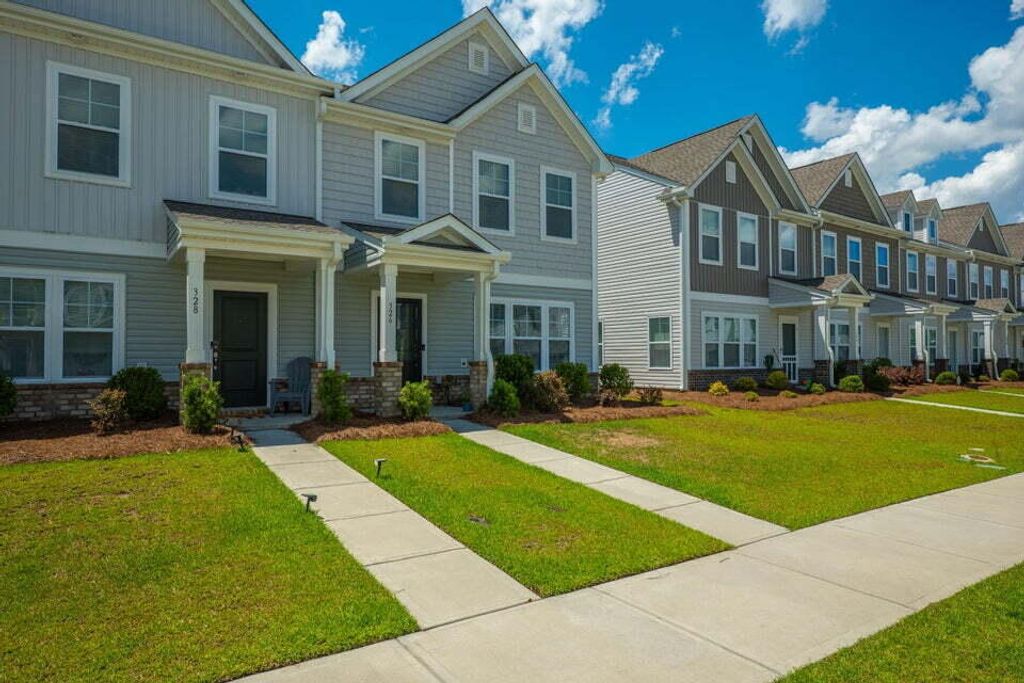 326 Surfbird 388, Summerville, SC 29486