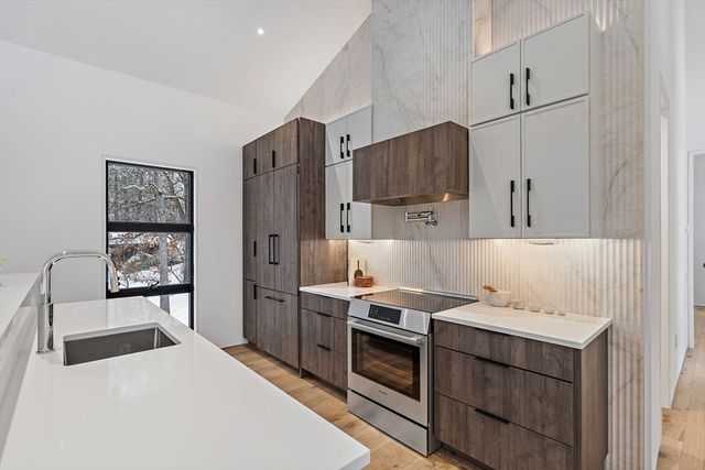 56 Seymour Street, Concord, MA 01742