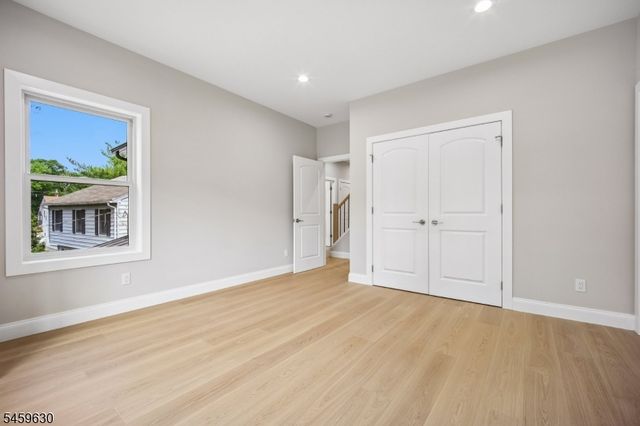 5 Briar Cliff Rd, Livingston Twp., NJ 07039