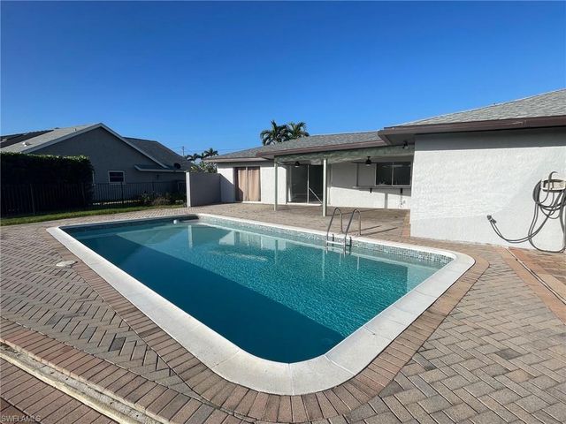 5029 SW 11th PL, Cape Coral, FL 33914