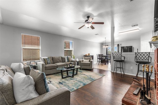 1225 Glencoe Drive, Glenn Heights, TX 75154