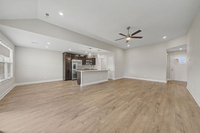 199 Donegal Dr, Clarksville, TN 37042