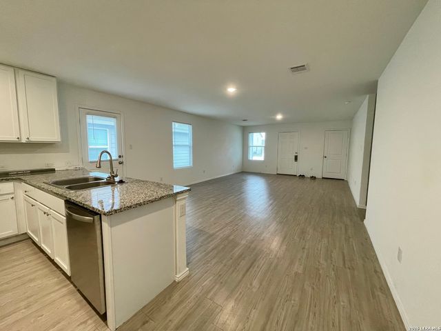 5836 Antonio, Seguin, TX 78155