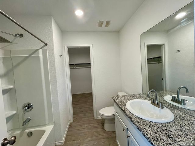 5836 Antonio, Seguin, TX 78155