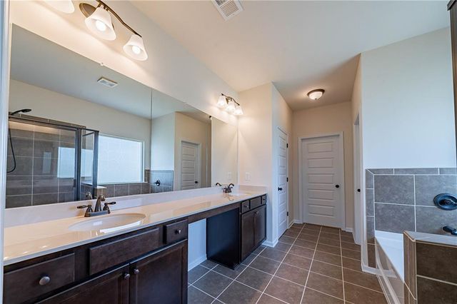 10 Edgewater Court, Covington, GA 30016