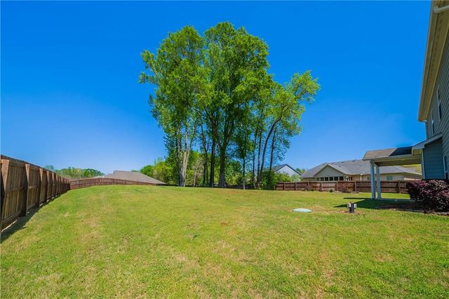 10 Edgewater Court, Covington, GA 30016