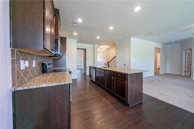 10 Edgewater Court, Covington, GA 30016