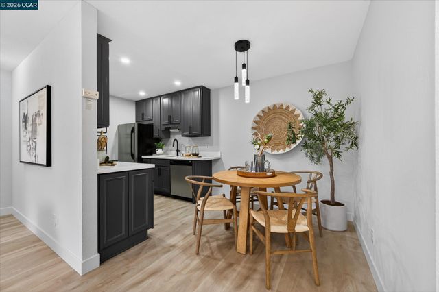 1445 Marchbanks Dr 2, Walnut Creek, CA 94598