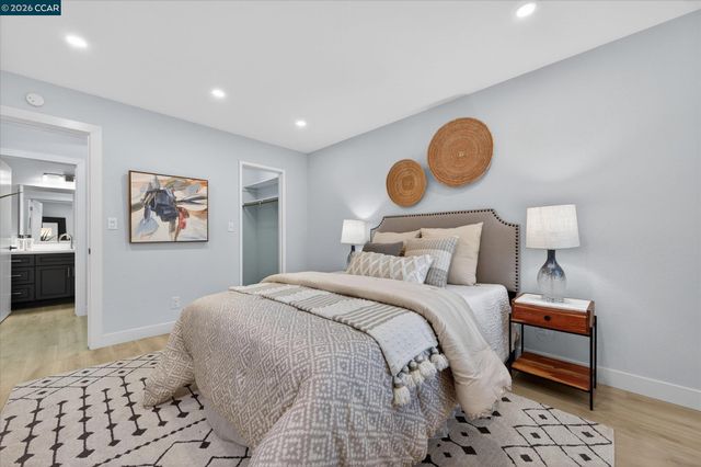 1445 Marchbanks Dr 2, Walnut Creek, CA 94598