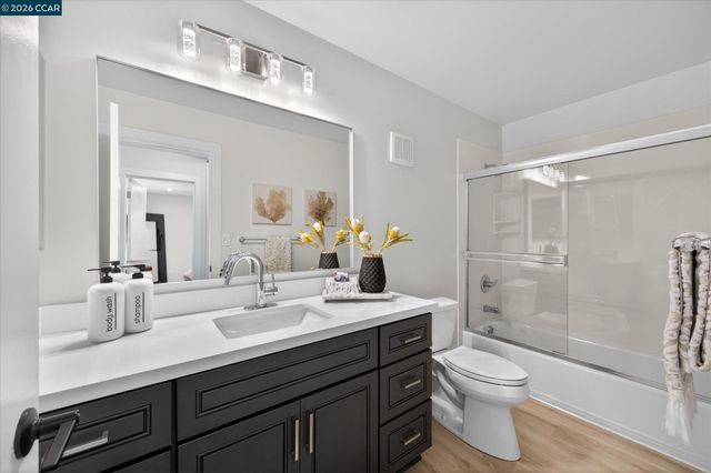 1445 Marchbanks Dr 2, Walnut Creek, CA 94598