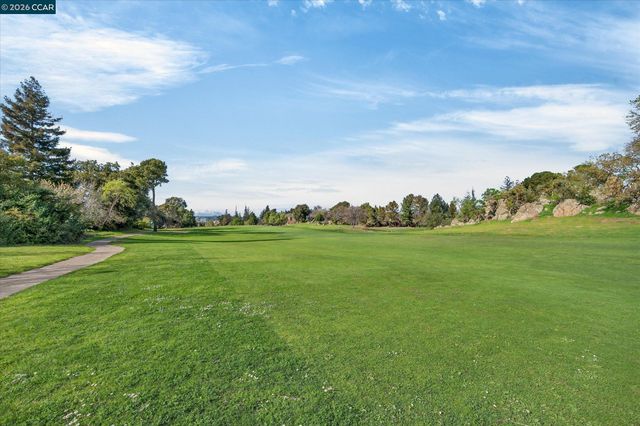 1445 Marchbanks Dr 2, Walnut Creek, CA 94598