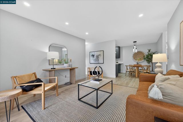 1445 Marchbanks Dr 2, Walnut Creek, CA 94598