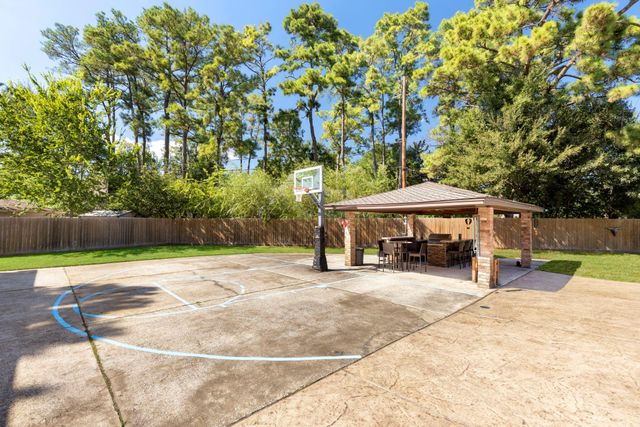 8202 Forest Ridge Road, Spring, TX 77379