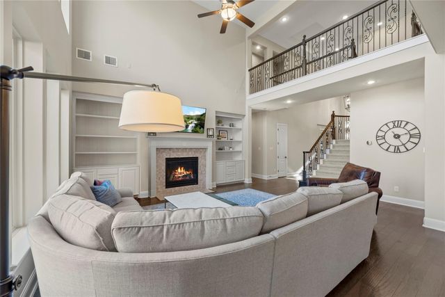 38 Adrianna Path Drive, Missouri City, TX 77459