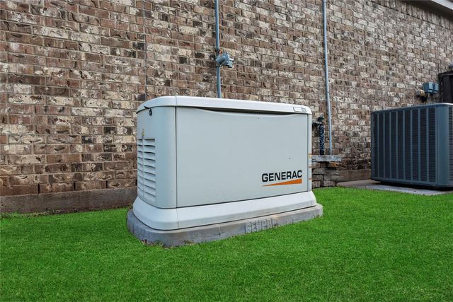 38 Adrianna Path Drive, Missouri City, TX 77459