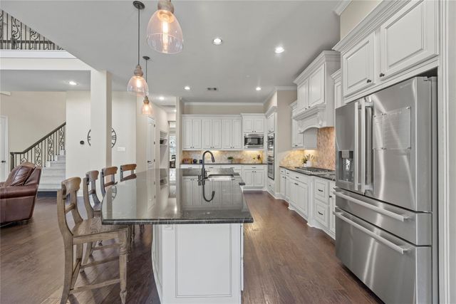 38 Adrianna Path Drive, Missouri City, TX 77459