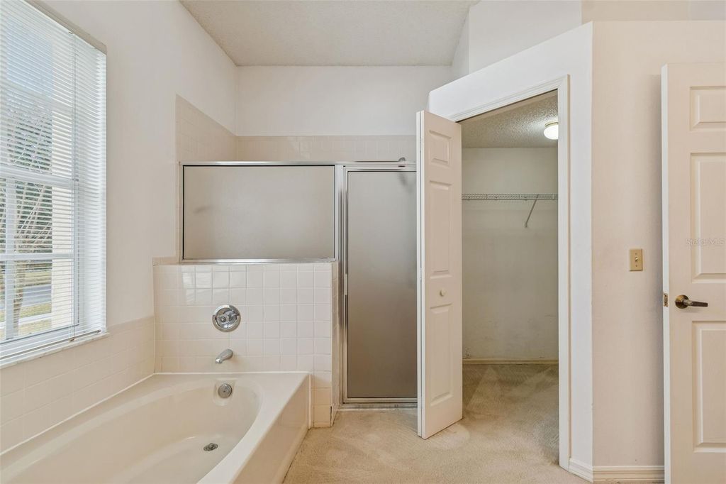 Image 20 of property listing at 9309 ROCKROSE DRIVE, Tampa, FL 33647