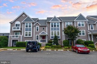 4056-C GRAYS POINTE CT #4056C, Fairfax, VA 22033