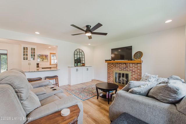 1507 Melody Ln, Louisville, KY 40214