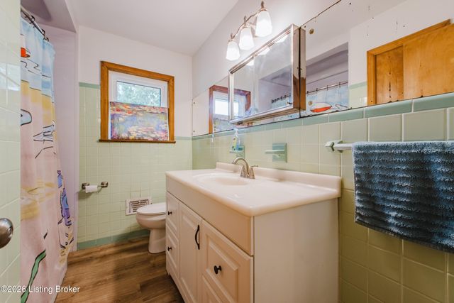 1507 Melody Ln, Louisville, KY 40214