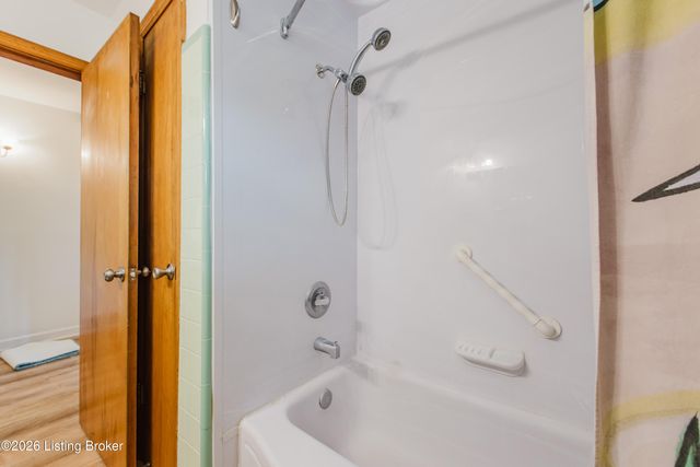 1507 Melody Ln, Louisville, KY 40214