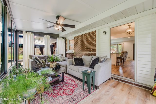 1507 Melody Ln, Louisville, KY 40214