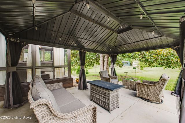 1507 Melody Ln, Louisville, KY 40214