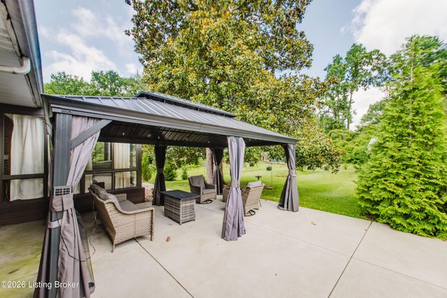 1507 Melody Ln, Louisville, KY 40214