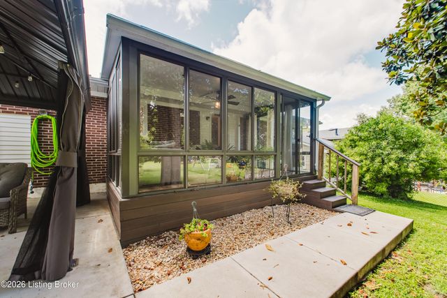 1507 Melody Ln, Louisville, KY 40214