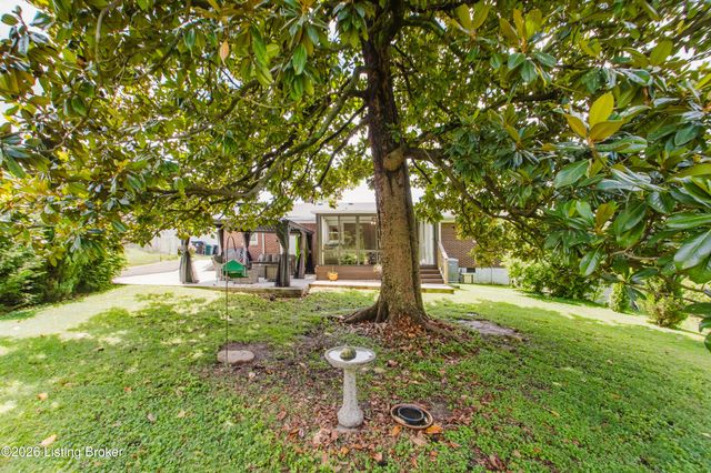 1507 Melody Ln, Louisville, KY 40214