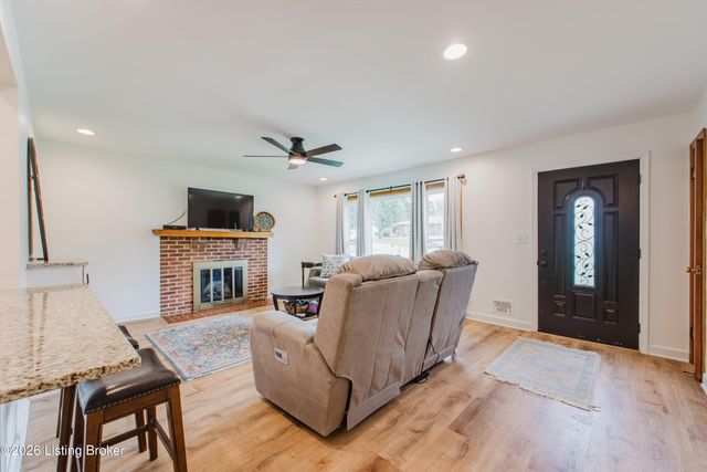1507 Melody Ln, Louisville, KY 40214