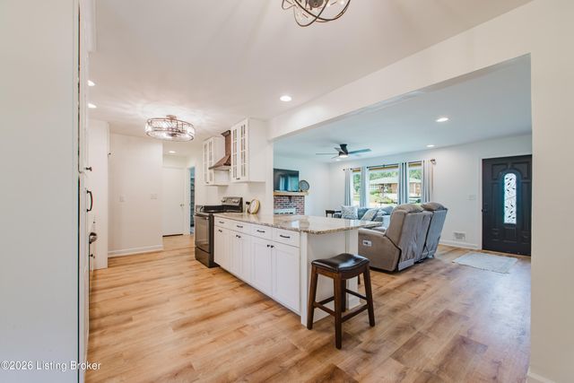 1507 Melody Ln, Louisville, KY 40214